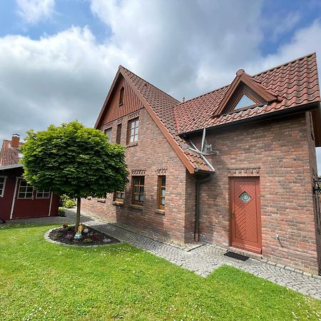 Ferienhaus Henny: 6 Geh-Minuten Vom Hafen. Privater Garten Jemgum Luaran gambar
