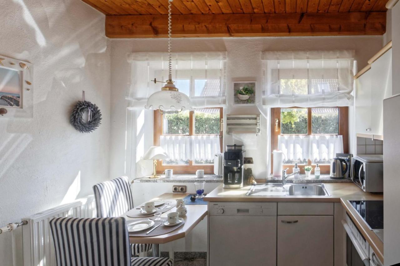 Ferienhaus Henny: 6 Geh-Minuten Vom Hafen. Privater Garten Jemgum Luaran gambar
